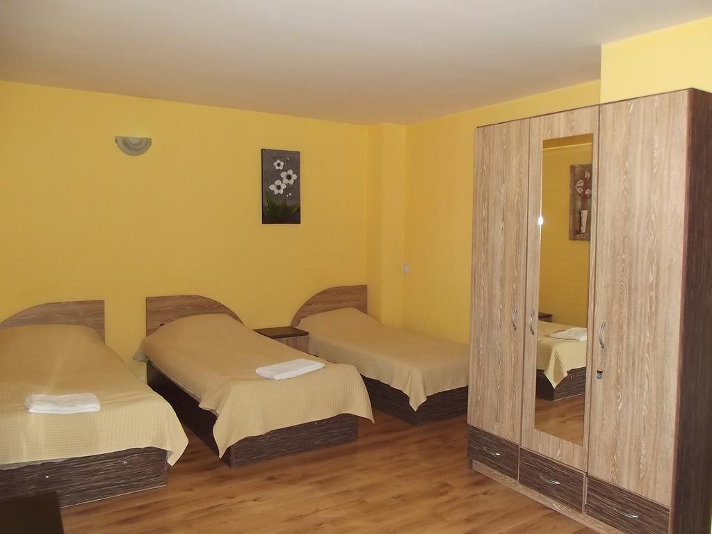 Hotel House For Guests And Friends Swisztow Zewnętrze zdjęcie